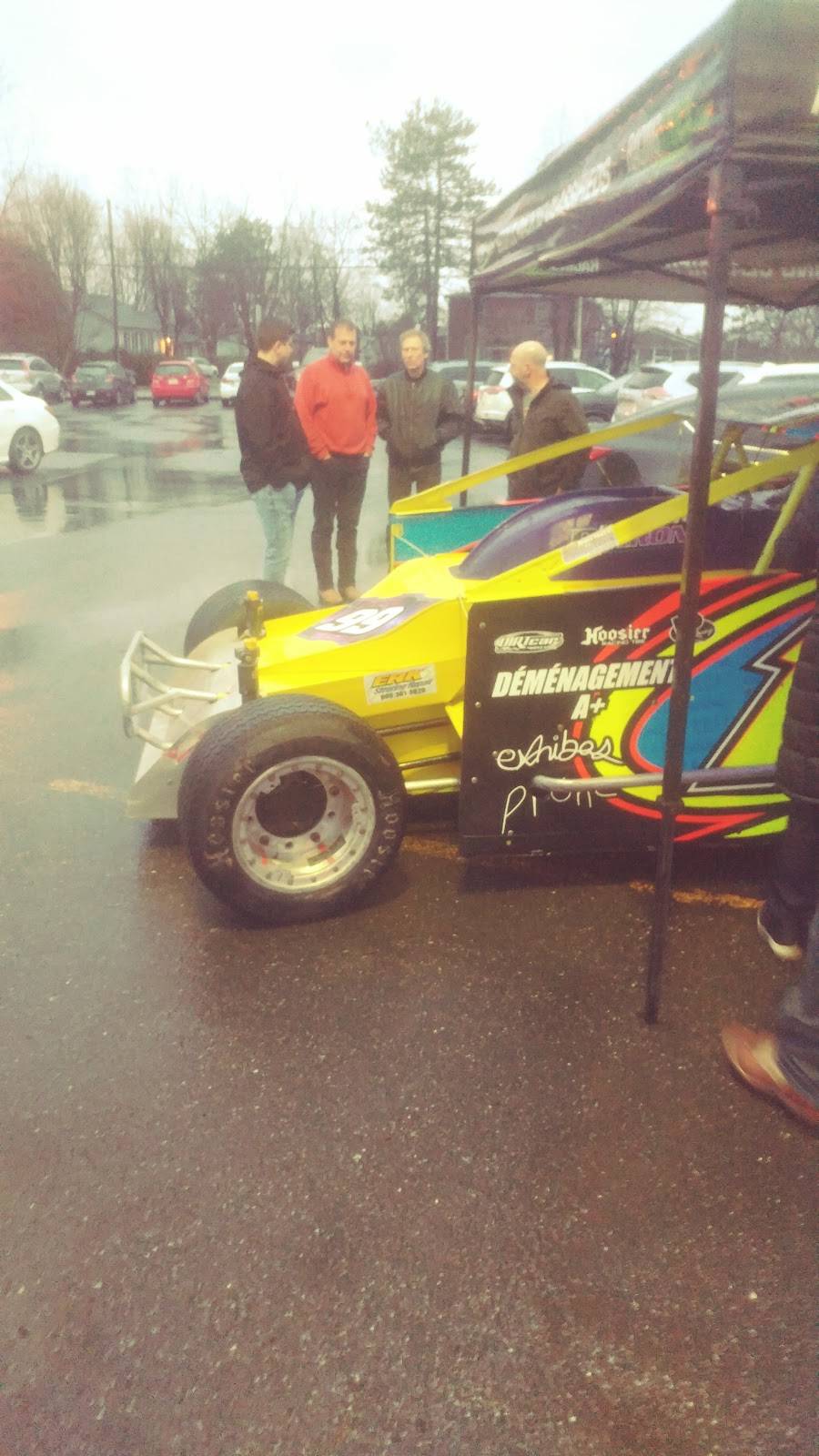 Restaurant Le Vieux St-Charles | restaurant | 800 Boulevard Foucault, Saint-Charles-de-Drummond, QC J2C 1A7, Canada | 8194789168 OR +1 819-478-9168