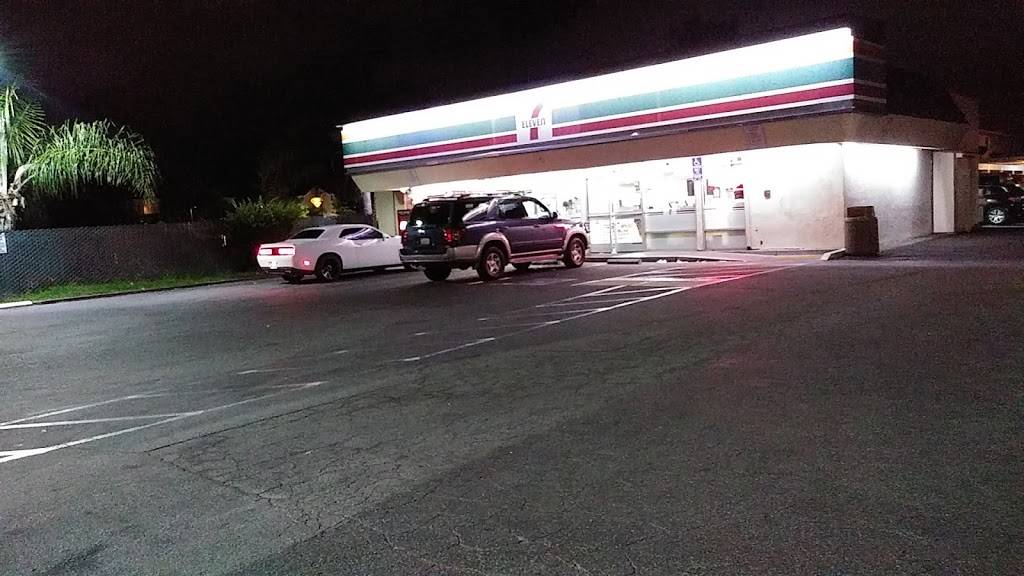 7-Eleven | bakery | 162 E 10th St, Gilroy, CA 95020, USA | 4088428648 OR +1 408-842-8648