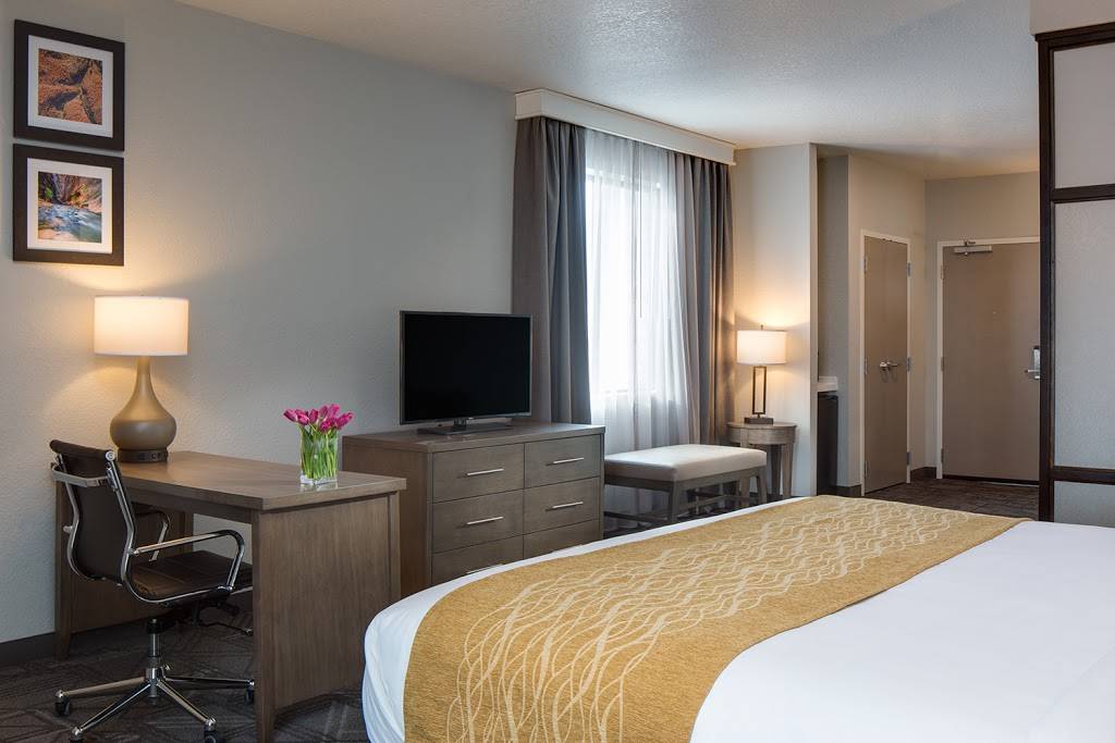 Comfort Inn & Suites Salt Lake City Airport | restaurant | 202 North Jimmy Doolittle Rd, Salt Lake City, UT 84116, USA | 8017833165 OR +1 801-783-3165