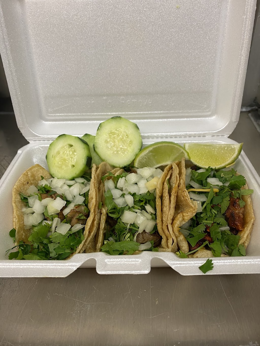 Antojitos Rojas Y mas | restaurant | 6006 E 38th St, Indianapolis, IN 46226, USA | 3177973207 OR +1 317-797-3207