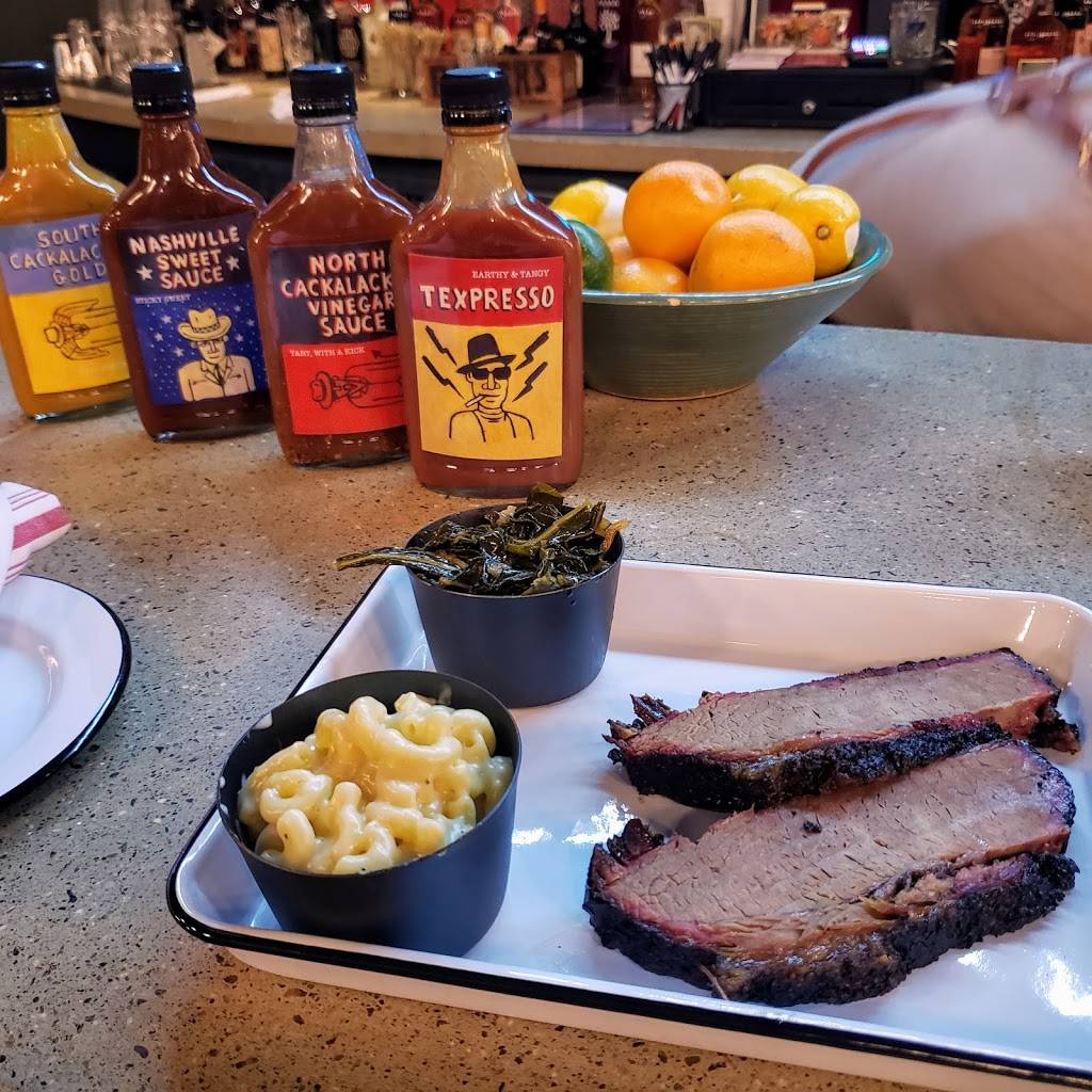 The Porch Southern Fare & Juke Joint | restaurant | 175 Rivers Edge Dr, Medford, MA 02155, USA | 7818749357 OR +1 781-874-9357