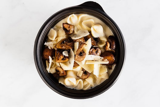 MacLove | restaurant | 690 Eastgate S Dr Suite 200, Cincinnati, OH 45245, USA | 5139091700 OR +1 513-909-1700