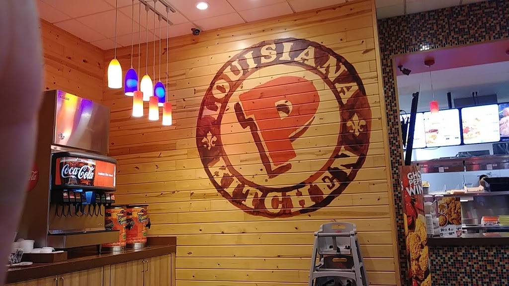 Popeyes Louisiana Kitchen | restaurant | 12218 Leesburg Pike, Herndon, VA 20170, USA | 5712677296 OR +1 571-267-7296