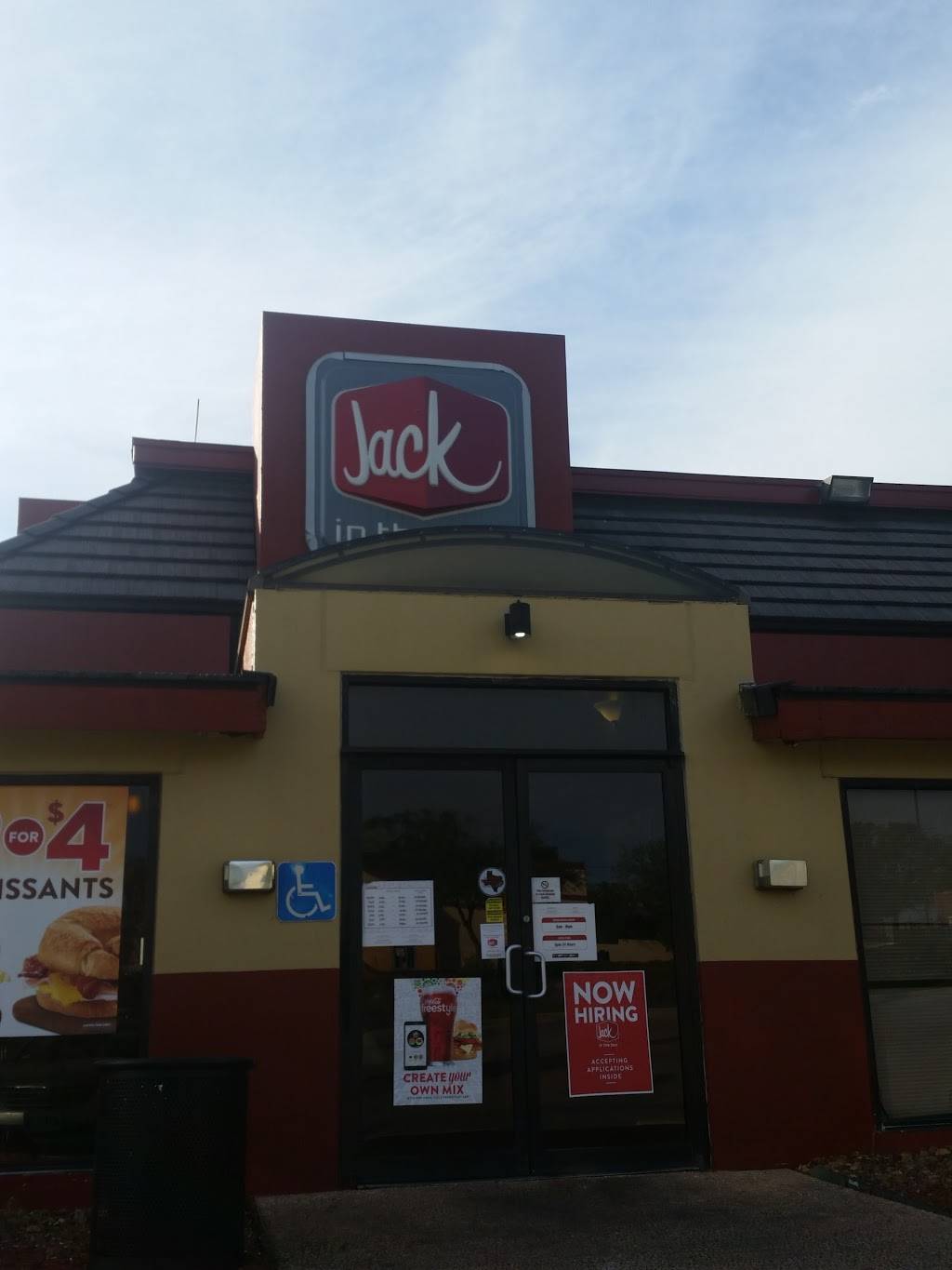 Jack in the Box | restaurant | 2465 Babcock Rd, San Antonio, TX 78229, USA | 2106157328 OR +1 210-615-7328