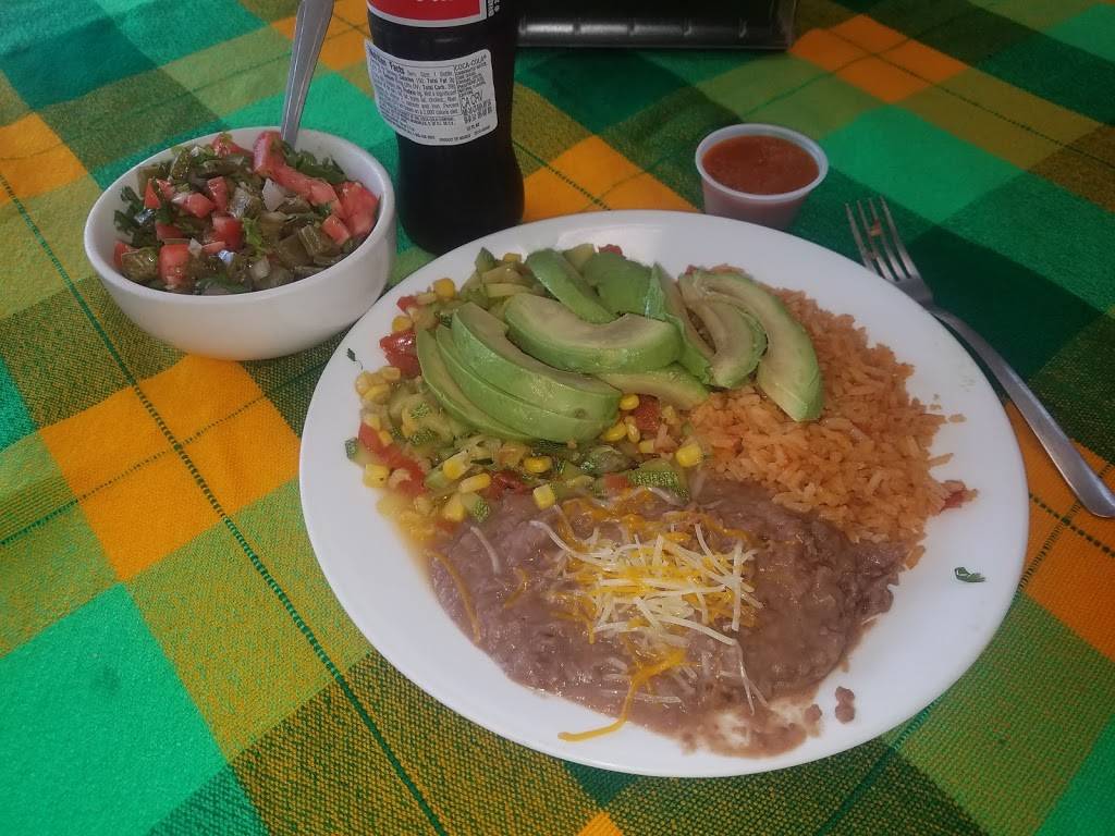 El Tacazo Mexican Delights | restaurant | 95 E Minnesota St, Le Center, MN 56057, USA | 5073572232 OR +1 507-357-2232