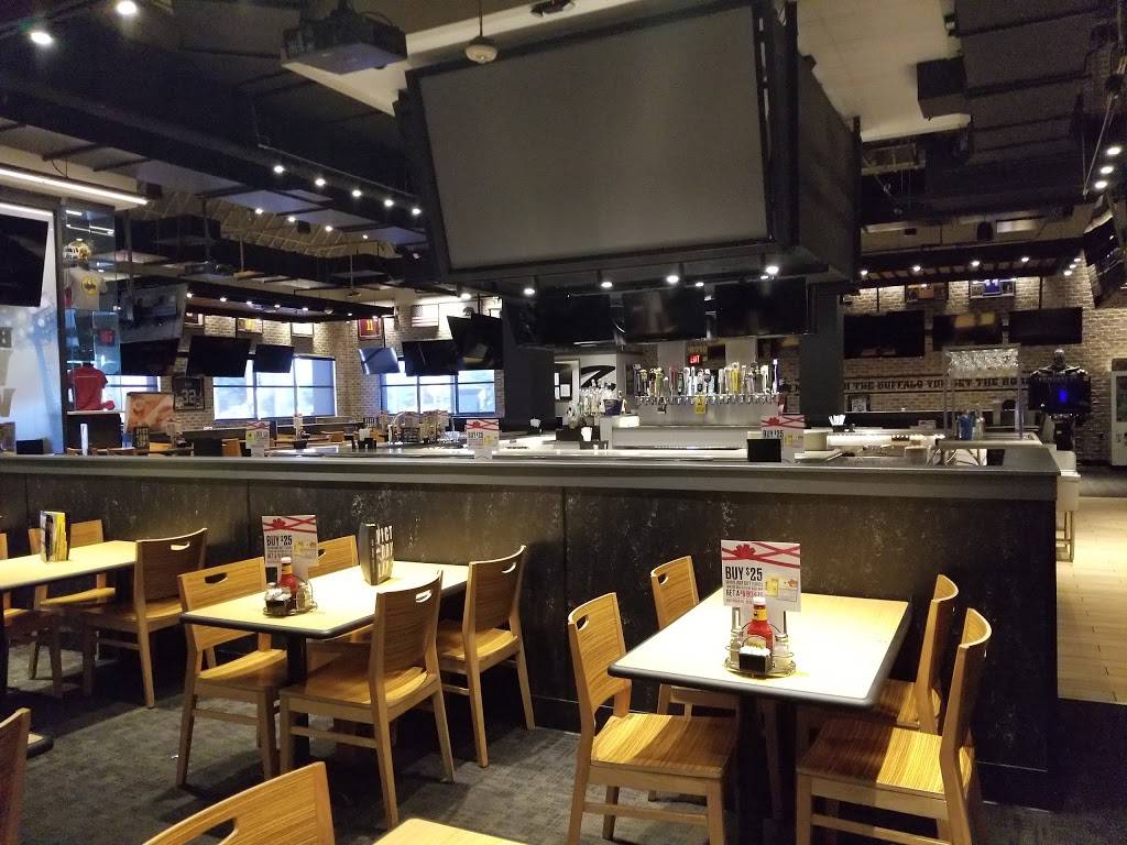 Buffalo Wild Wings | restaurant | 3775 Tyler St, Riverside, CA 92503, USA | 9513512463 OR +1 951-351-2463