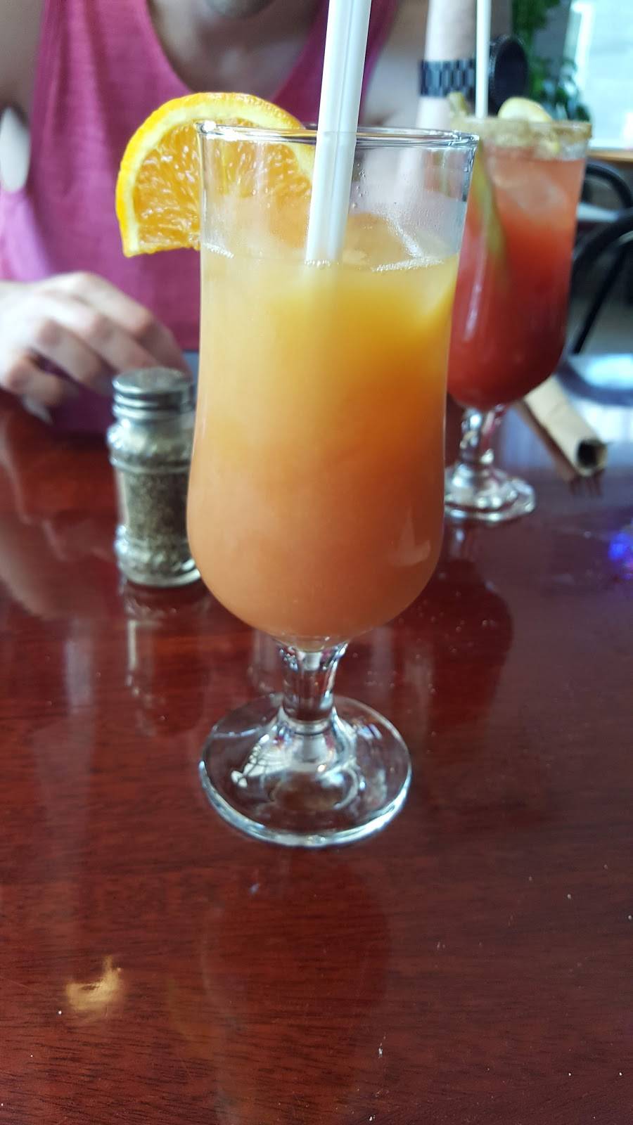 Resto De La Traverse | restaurant | 185 Rue des Anges, Oka, QC J0N 1E0, Canada | 4504796568 OR +1 450-479-6568