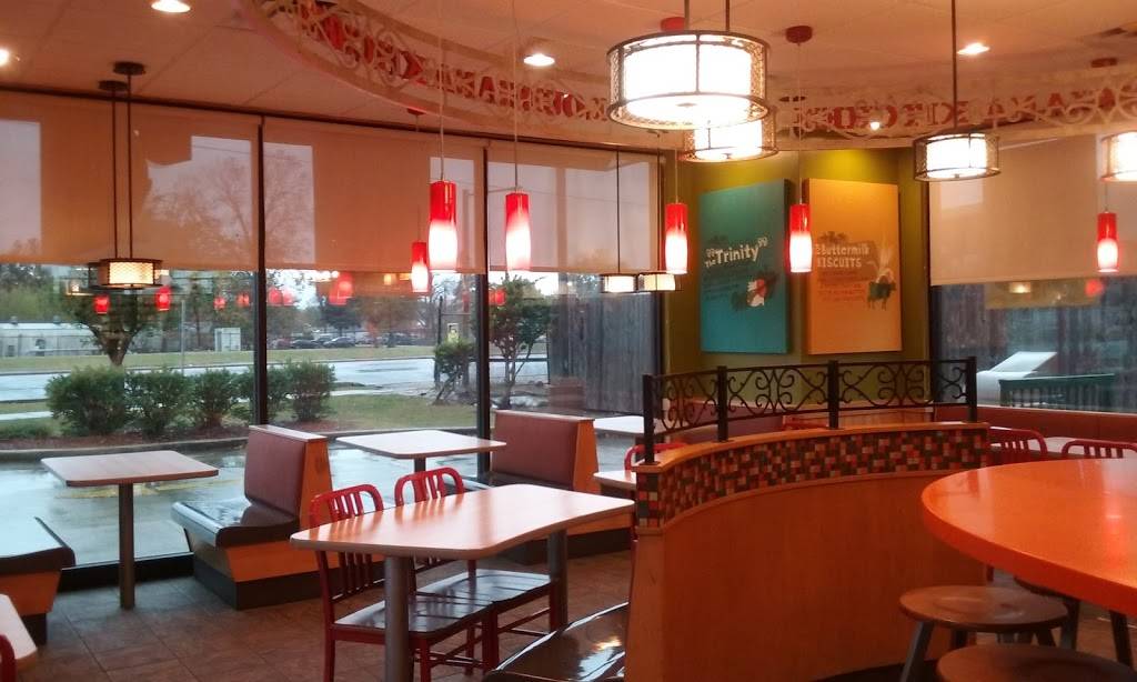 Popeyes Louisiana Kitchen | restaurant | 8901 Airline Dr, Metairie, LA 70003, USA | 5044671647 OR +1 504-467-1647