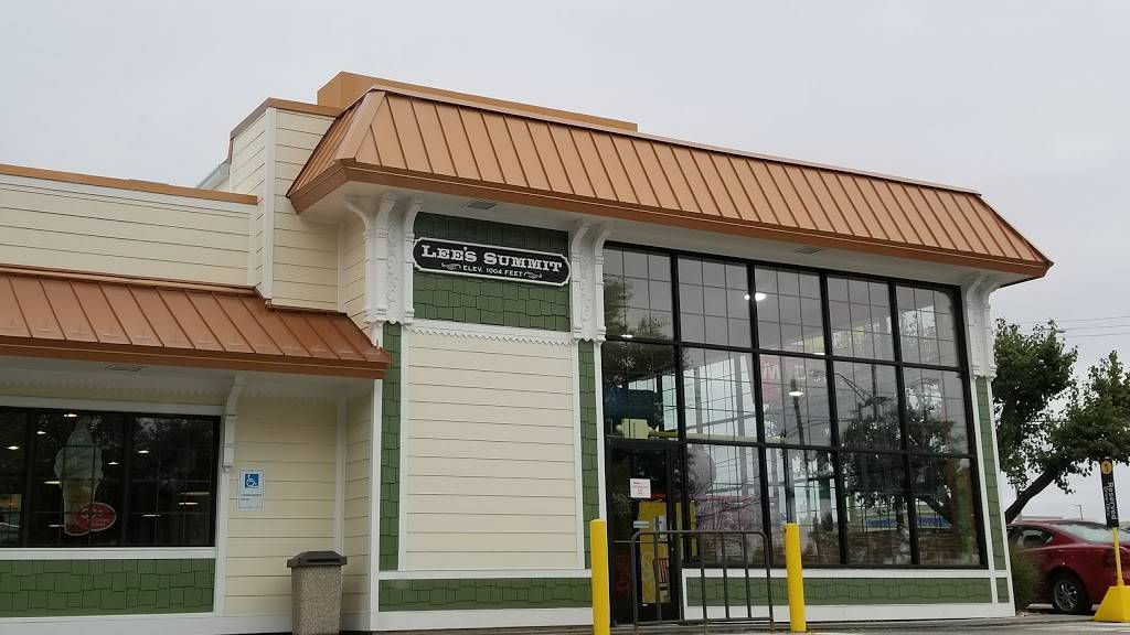 McDonalds | cafe | 901 NW Chipman Rd, Lees Summit, MO 64063, USA | 8165247239 OR +1 816-524-7239