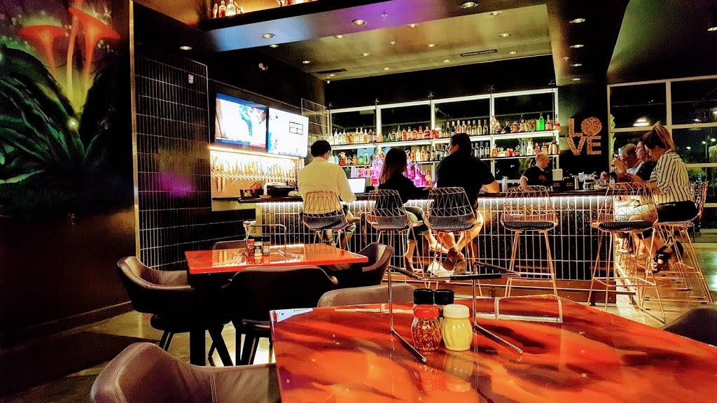 Mellow Mushroom | meal takeaway | 6911 Daniels Pkwy, Fort Myers, FL 33912, USA | 2392150500 OR +1 239-215-0500