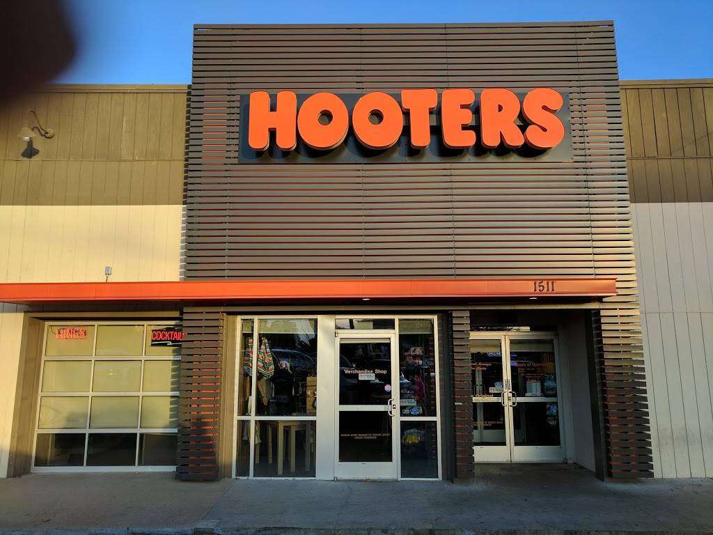 Hooters | restaurant | 1511 N Collins St, Arlington, TX 76011, USA | 8172653861 OR +1 817-265-3861
