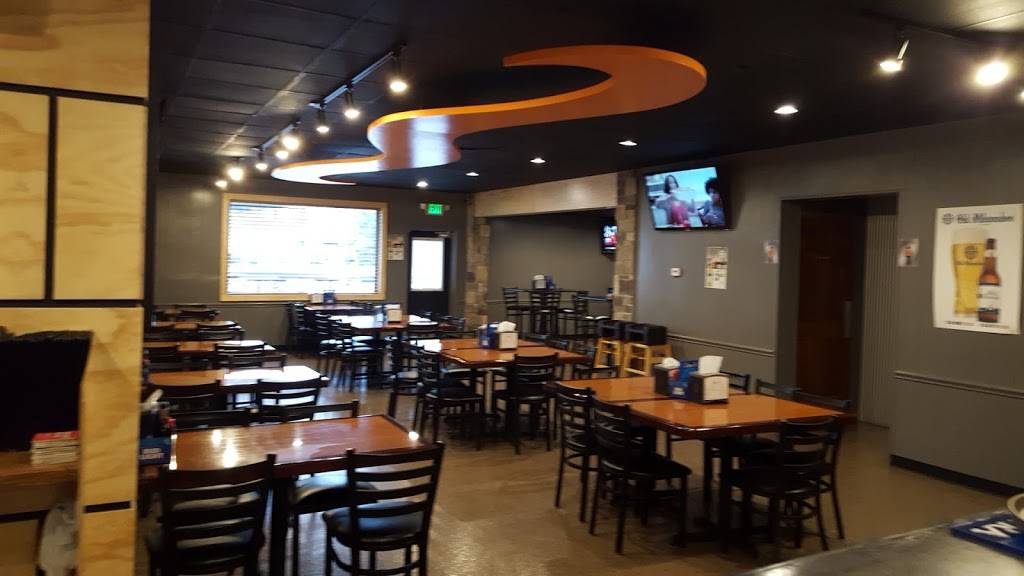 Smoke-Es Bar & Grill | restaurant | 403 Ottawa St, Kalida, OH 45853, USA | 4195323221 OR +1 419-532-3221