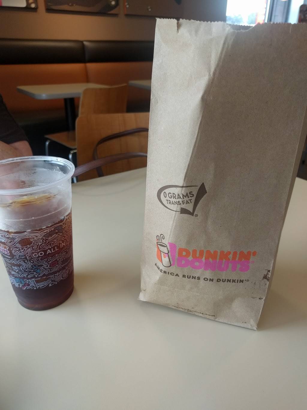 Dunkin | bakery | 501 8th St, Monroe, WI 53566, USA | 6084034344 OR +1 608-403-4344