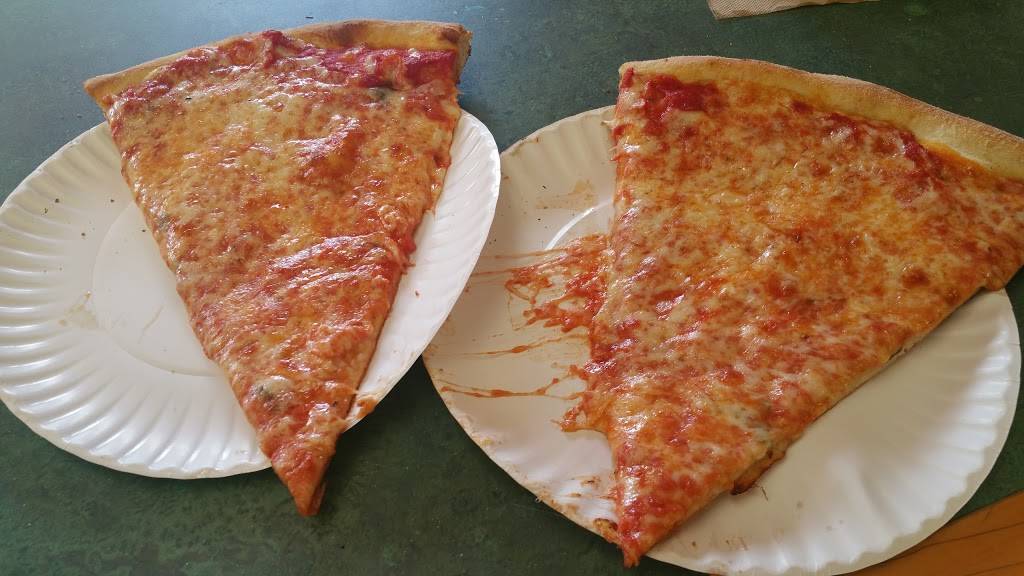 Luigi Pizza | restaurant | 20515 35th Ave, Flushing, NY 11361, USA | 7184235400 OR +1 718-423-5400
