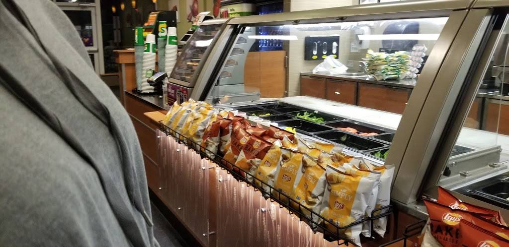 Subway | restaurant | 137 Turnpike St, North Andover, MA 01845, USA | 9782586730 OR +1 978-258-6730