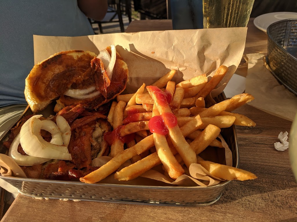 Mr Brews Taphouse | restaurant | 3945 W Eau Gallie Blvd, Melbourne, FL 32934, USA | 3217582739 OR +1 321-758-2739