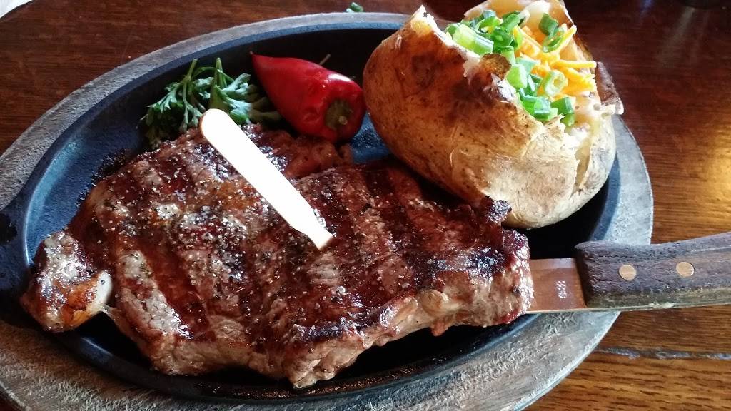 H3 Ranch | restaurant | 109 E Exchange Ave, Fort Worth, TX 76164, USA | 8176241246 OR +1 817-624-1246