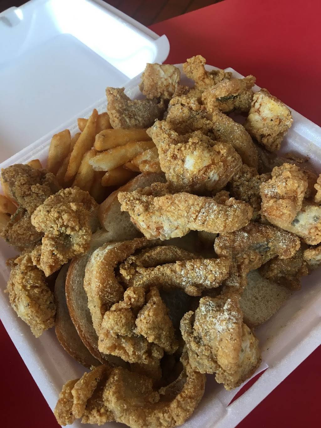 J J Fish & Chicken | restaurant | 1647 University Ave W, St Paul, MN 55104, USA | 6512513497 OR +1 651-251-3497