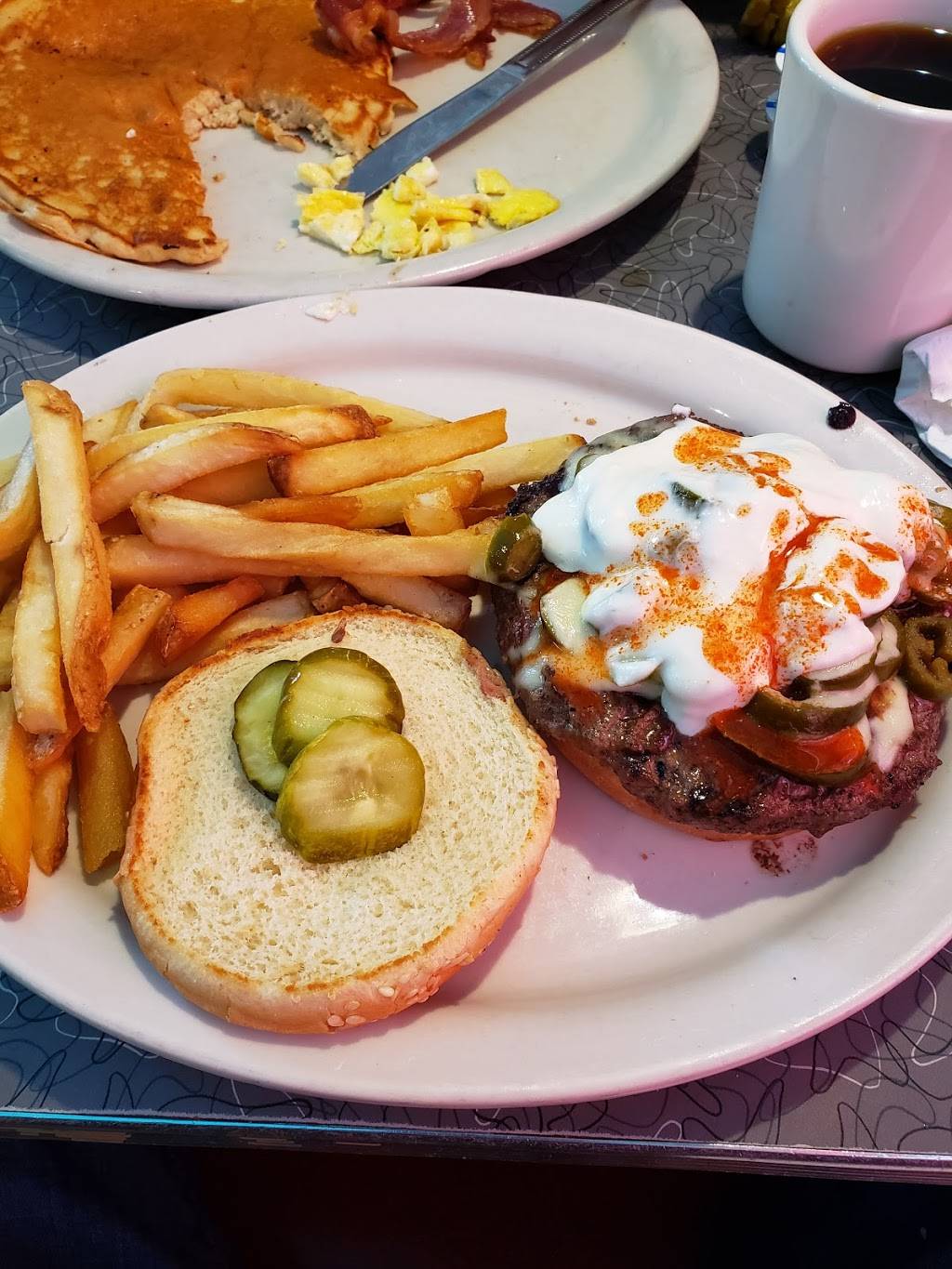 BVille Diner | restaurant | 18 E Genesee St, Baldwinsville, NY 13027, USA | 3156353180 OR +1 315-635-3180