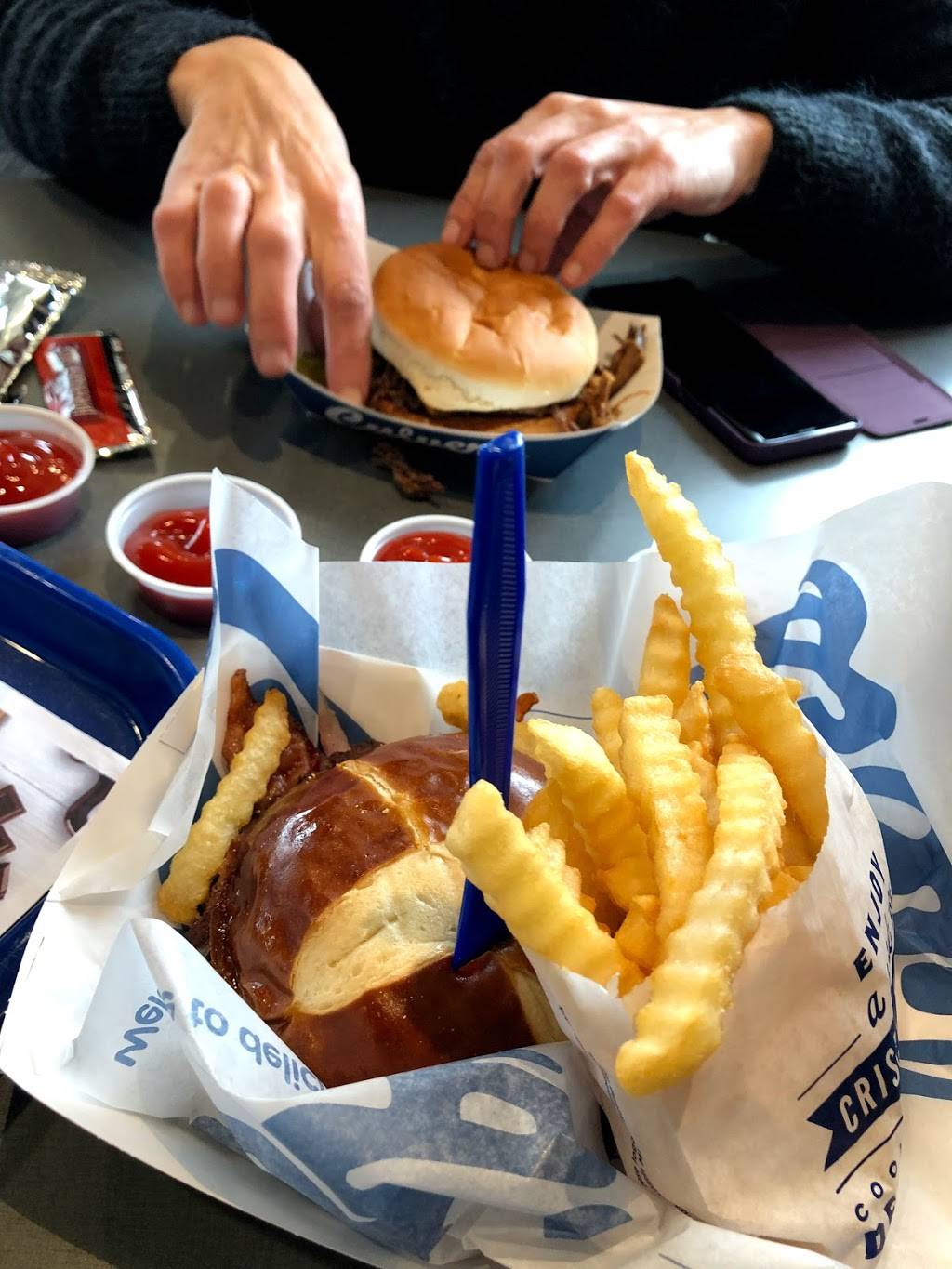 Culvers | restaurant | 9455 N Skokie Blvd, Skokie, IL 60077, USA | 8479838860 OR +1 847-983-8860