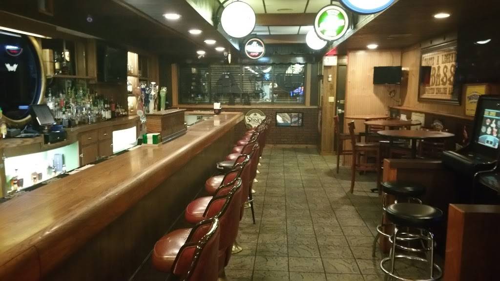 Callahans Irish Pubs | restaurant | 1061 Mahoning Ave, Warren, OH 44483, USA | 3303947200 OR +1 330-394-7200