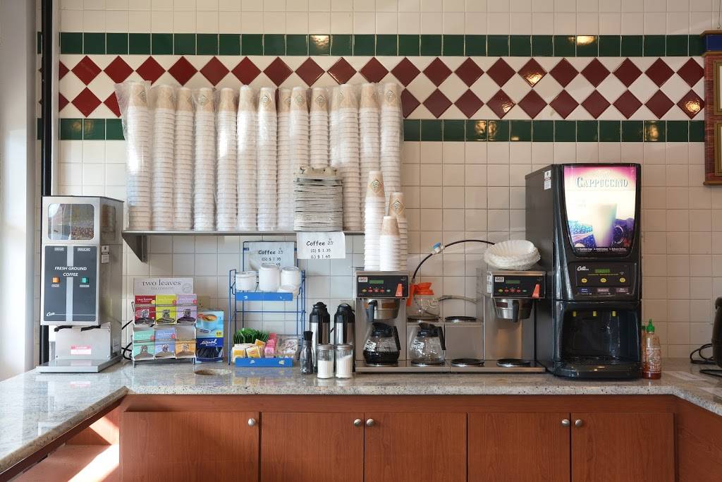 Museum Deli | restaurant | 333 Spring Garden St, Philadelphia, PA 19123, USA | 2156250997 OR +1 215-625-0997