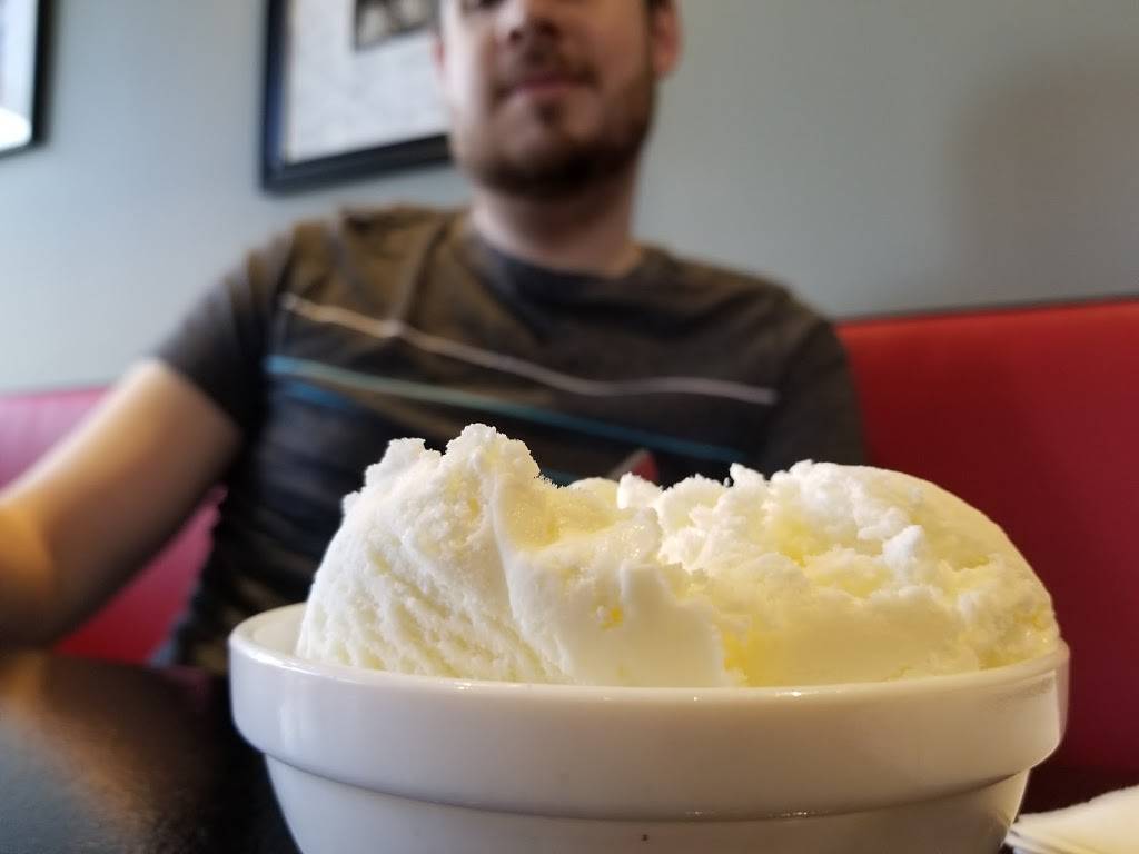 Lorenzos Pizzeria Restaurant | restaurant | 2201 Arch St, Ottawa, ON K1G 2H5, Canada | 6137373737 OR +1 613-737-3737