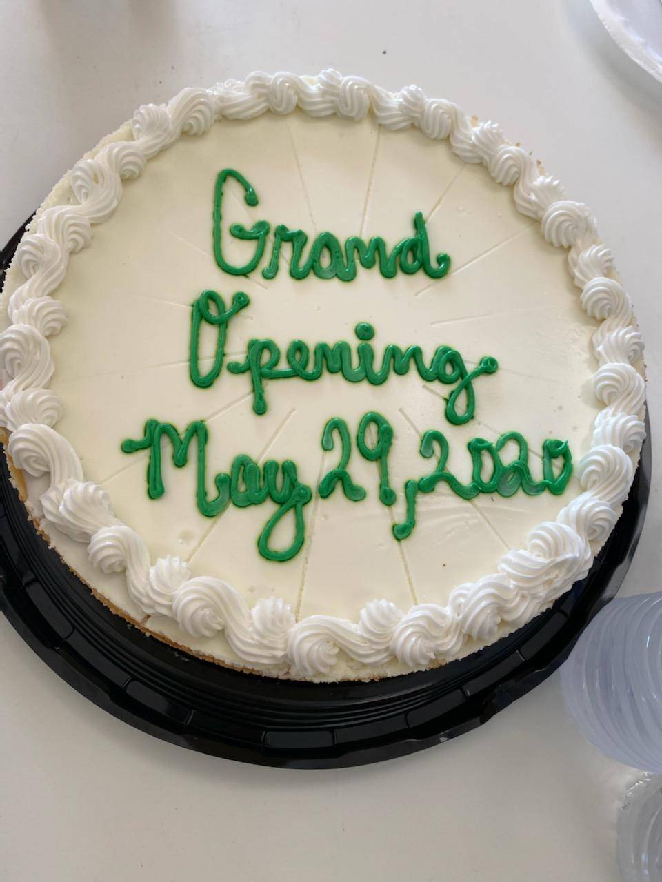 Ninas Chicken Seafood & Froyo | restaurant | 4400 E Berry St, Fort Worth, TX 76105, USA | 6827083000 OR +1 682-708-3000