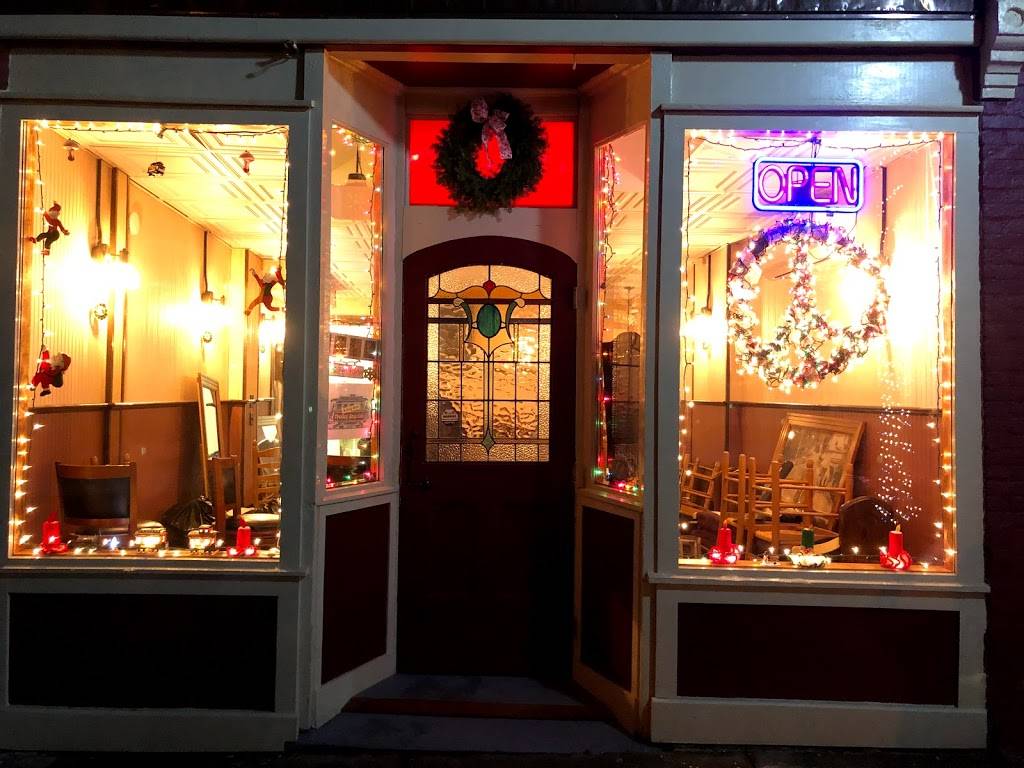 Trolley Stop Cafe | restaurant | 58 Vineyard Ave, Highland, NY 12528, USA | 8452612250 OR +1 845-261-2250