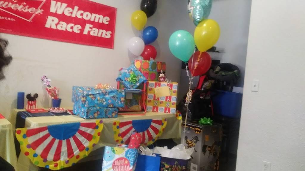 Time Out Pizza & Fun Center | restaurant | 110 S Mooney Blvd, Tulare, CA 93274, USA | 5596850322 OR +1 559-685-0322