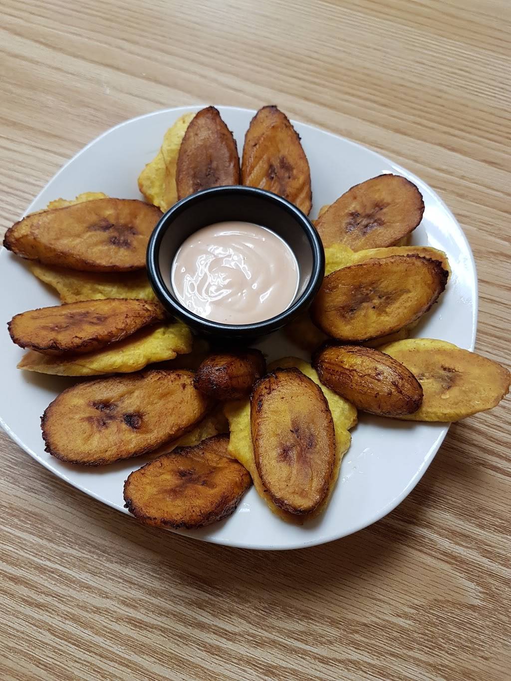 Rincón Criollo Restaurant | restaurant | 1523 Grandville Ave SW, Grand Rapids, MI 49503, USA | 6162415591 OR +1 616-241-5591