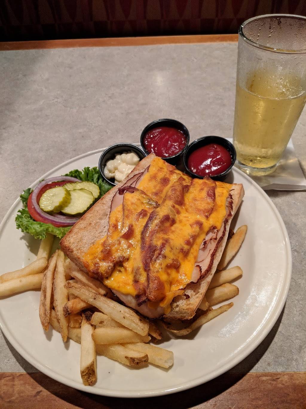 Cardinal Hall of Fame Cafe | restaurant | 2745 Crittenden Dr, Louisville, KY 40209, USA | 5026358686 OR +1 502-635-8686