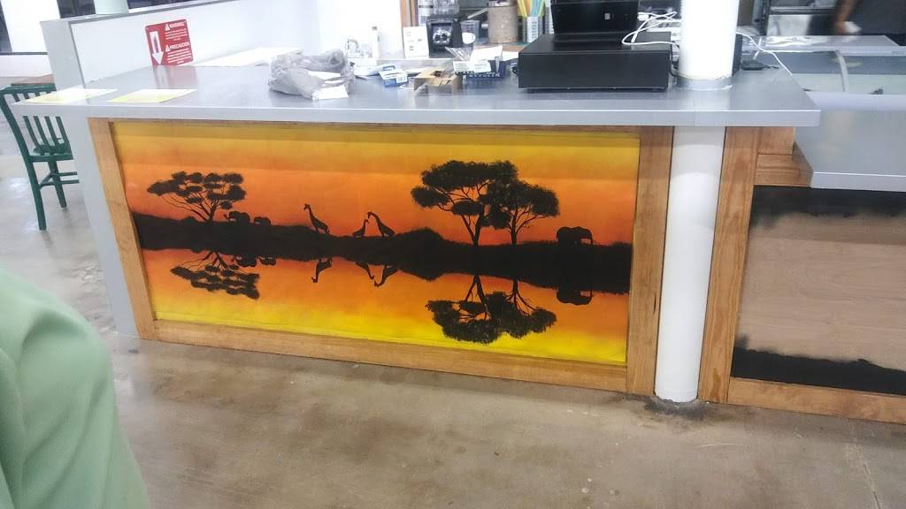 Peace. Love. & Eatz Smoothie Bar | restaurant | 324 E Belt Line Rd #205, DeSoto, TX 75115, USA | 4695677009 OR +1 469-567-7009