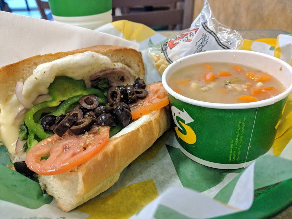 Subway | restaurant | 1733 30th St, Rock Island, IL 61201, USA | 3097861055 OR +1 309-786-1055