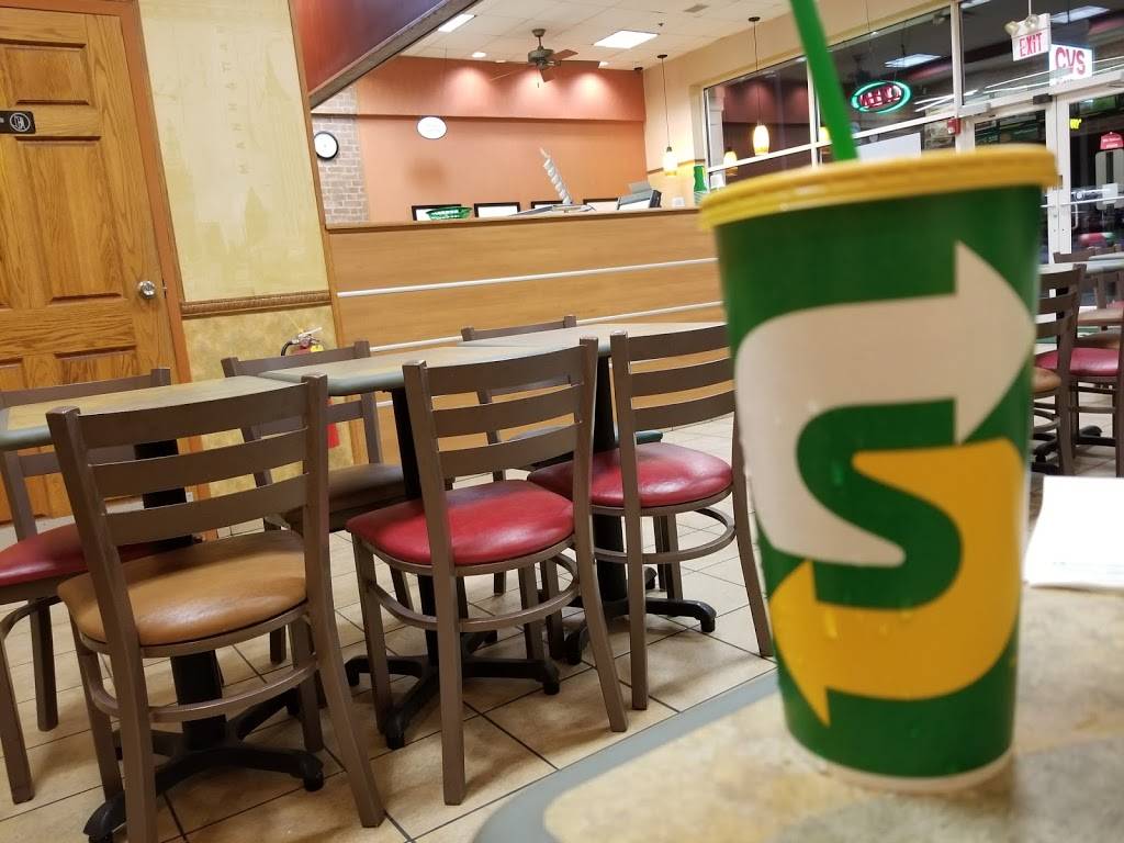 Subway Restaurants | restaurant | 1009 Roosevelt Rd, Lombard, IL 60148, USA | 6308891104 OR +1 630-889-1104