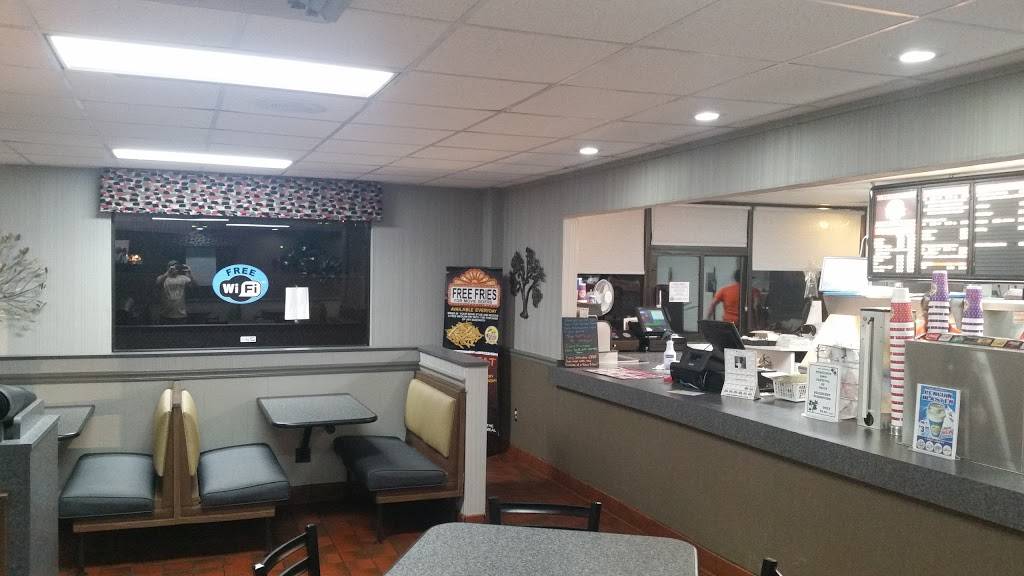 Penguin Point | restaurant | 3406 S Adams St, Marion, IN 46953, USA | 7656747388 OR +1 765-674-7388