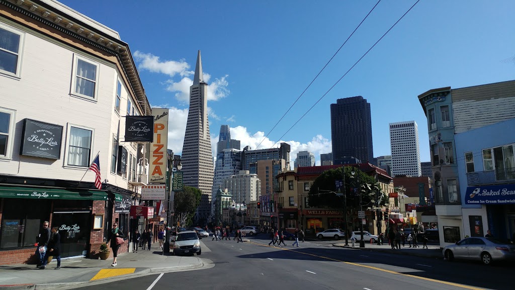 Maggie McGarrys | restaurant | 1353 Grant Ave, San Francisco, CA 94133, USA | 4153999020 OR +1 415-399-9020