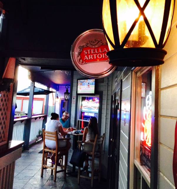 Rookies Sports Bar & Grill | restaurant | 321 1st St, Benicia, CA 94510, USA | 7077467665 OR +1 707-746-7665