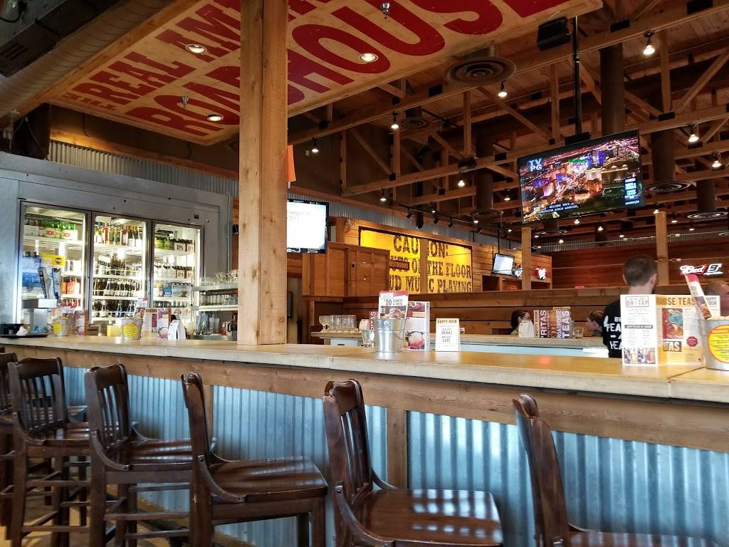 Logans Roadhouse | restaurant | 720 Brown Rd, Auburn Hills, MI 48326, USA | 2483917600 OR +1 248-391-7600