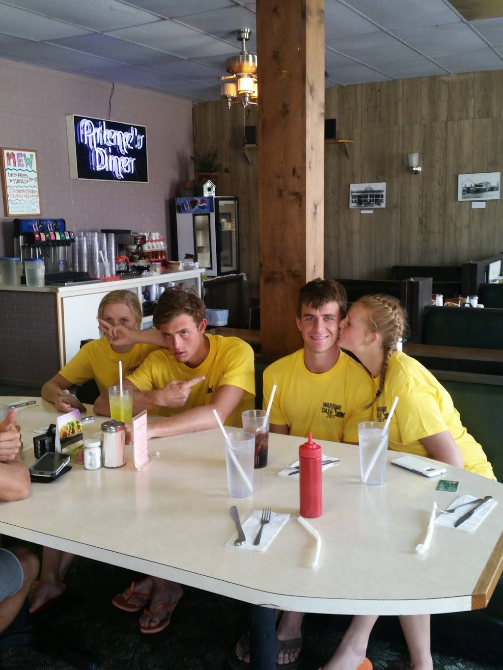 Arlenes Diner | restaurant | 101 W Main St, Otisville, MI 48463, USA | 8106316755 OR +1 810-631-6755