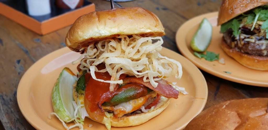 Burger Club | restaurant | 32-02 30th Ave, Astoria, NY 11102, USA | 7187777788 OR +1 718-777-7788