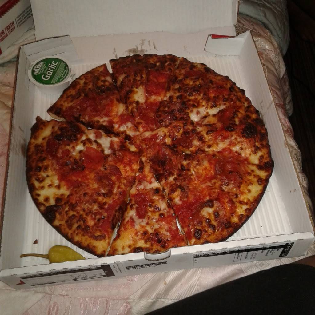 Papa Johns Pizza | restaurant | 1611 W Wells St, Milwaukee, WI 53233, USA | 4143427272 OR +1 414-342-7272