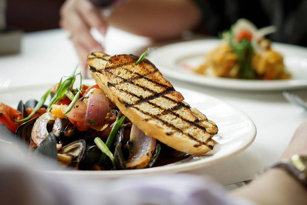 Oceano Bistro | restaurant | 44 N Brentwood Blvd, Clayton, MO 63105, USA | 3147219400 OR +1 314-721-9400