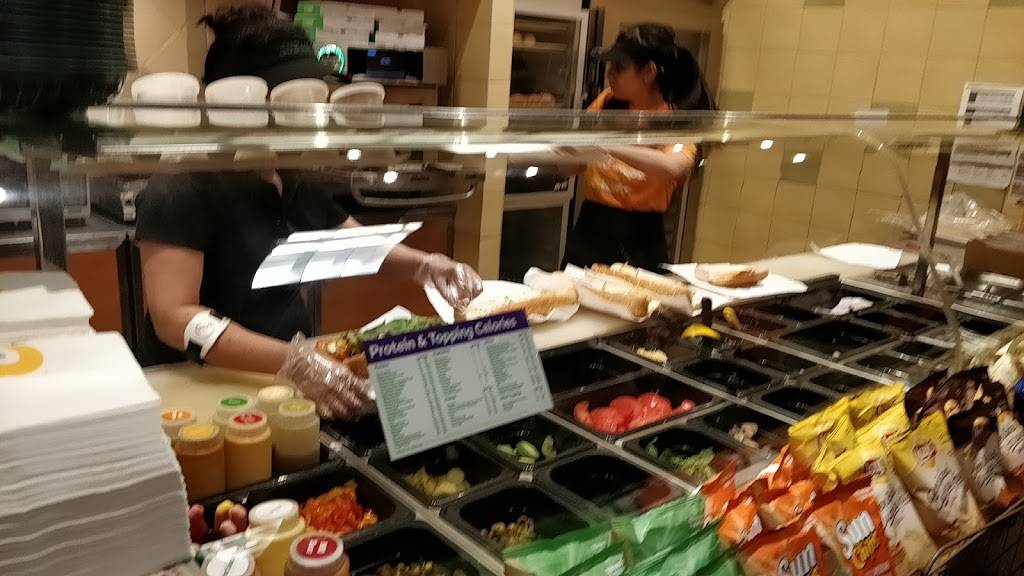 Subway | restaurant | RioCan Centre Windsor, 3090 Legacy Park Dr, Windsor, ON N8W 5S6, Canada | 5192508855 OR +1 519-250-8855