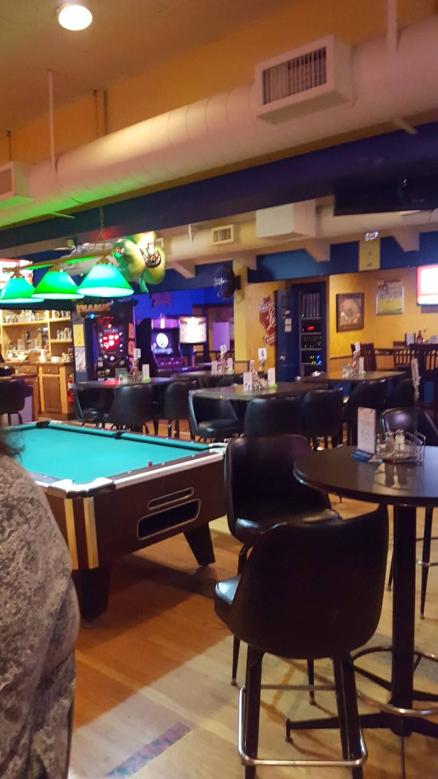 Rounding Third | restaurant | 6317 W Bluemound Rd, Milwaukee, WI 53213, USA | 4144751982 OR +1 414-475-1982