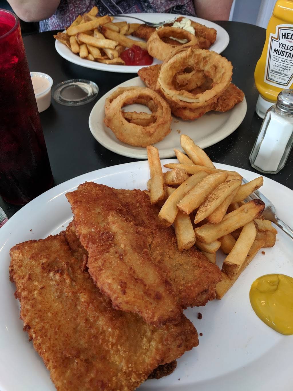 Cunninghams Creekside | restaurant | 6301 River Rd, Prospect, KY 40059, USA | 5022283625 OR +1 502-228-3625