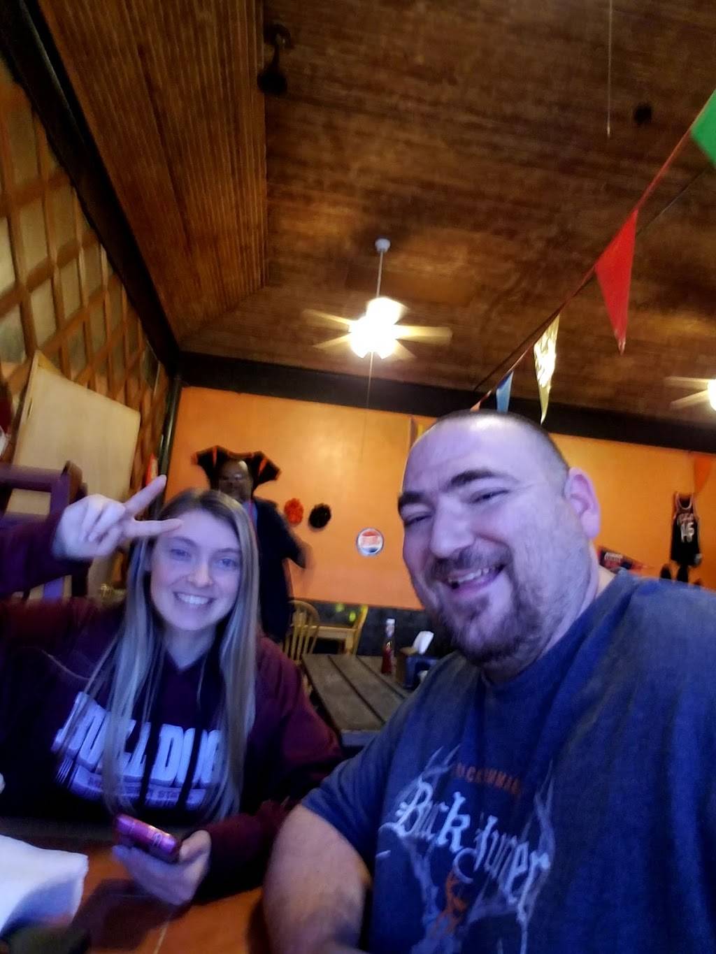 T & V Barbeque | restaurant | 100 Public Square, Derma, MS 38839, USA | 6626281429 OR +1 662-628-1429