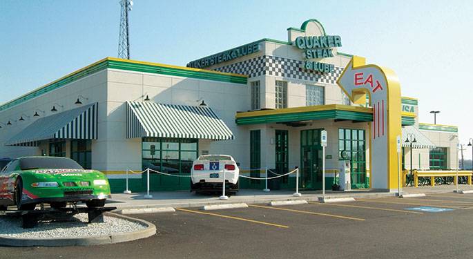 Quaker Steak & Lube | restaurant | 6073 Dressler Rd NW, North Canton, OH 44720, USA | 3304339464 OR +1 330-433-9464