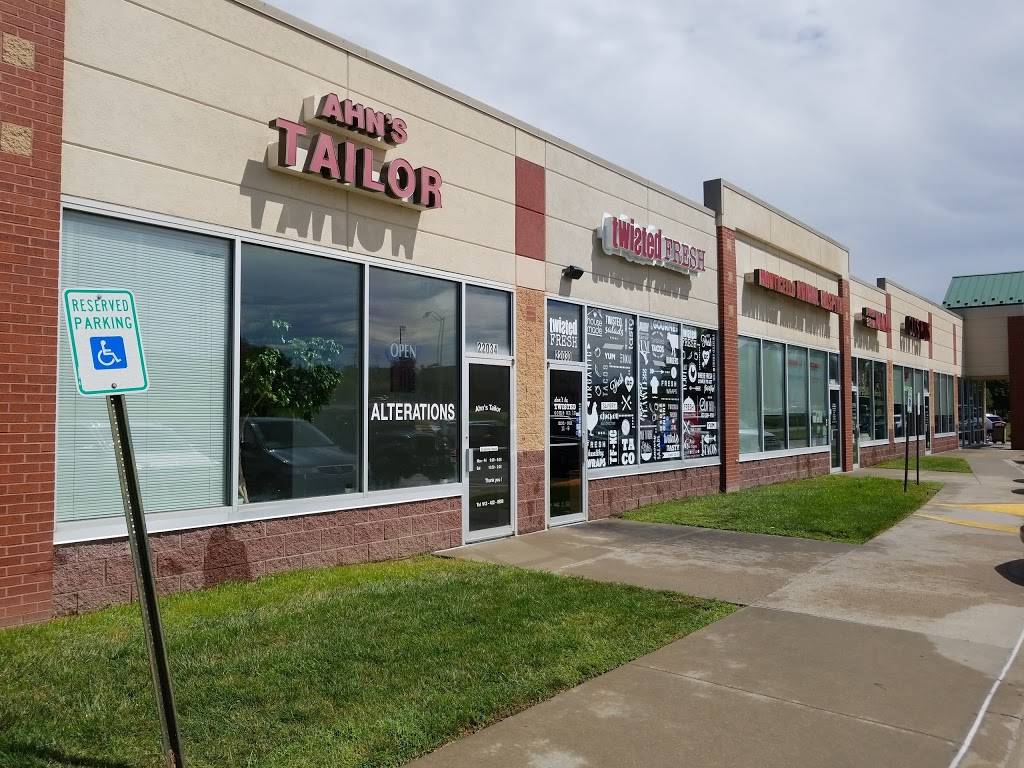 Twisted Fresh | restaurant | 22030 W 66th St, Shawnee, KS 66226, USA | 9134410444 OR +1 913-441-0444