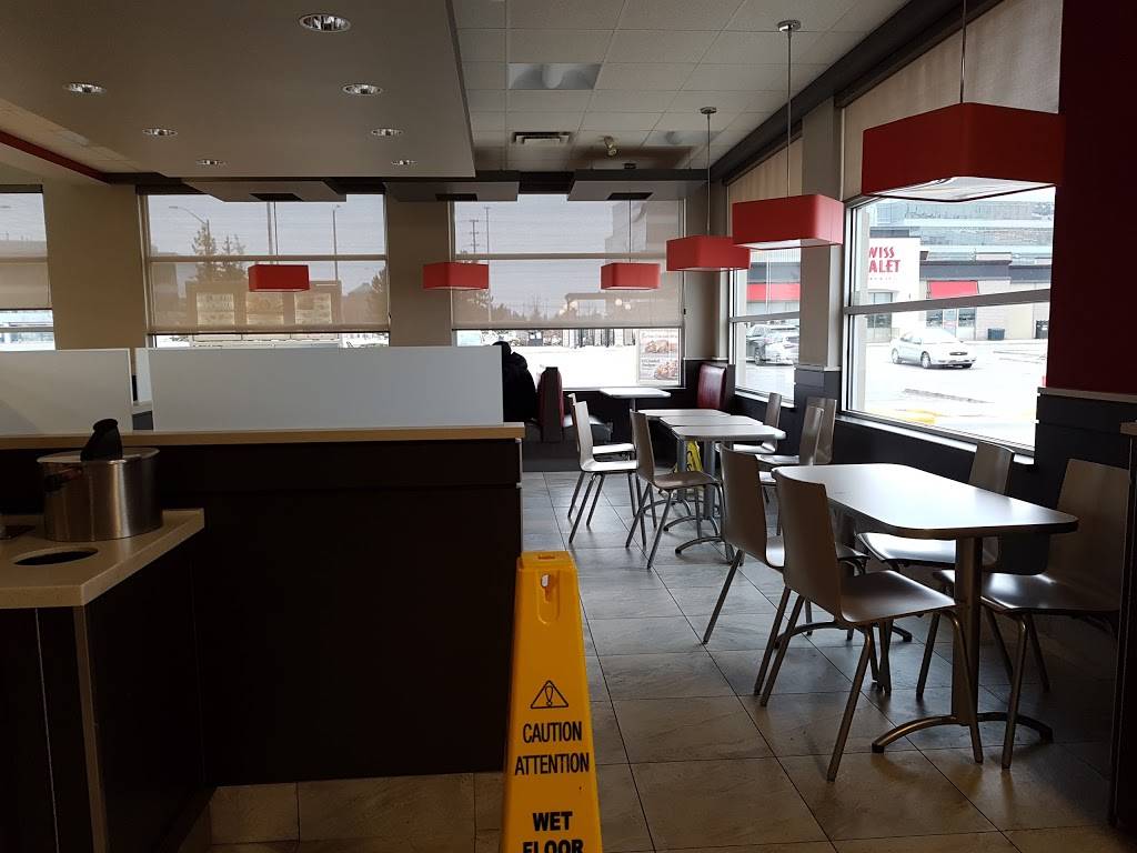 Wendys | restaurant | 6966 Financial Dr, Mississauga, ON L5N 8J4, Canada | 9058214538 OR +1 905-821-4538